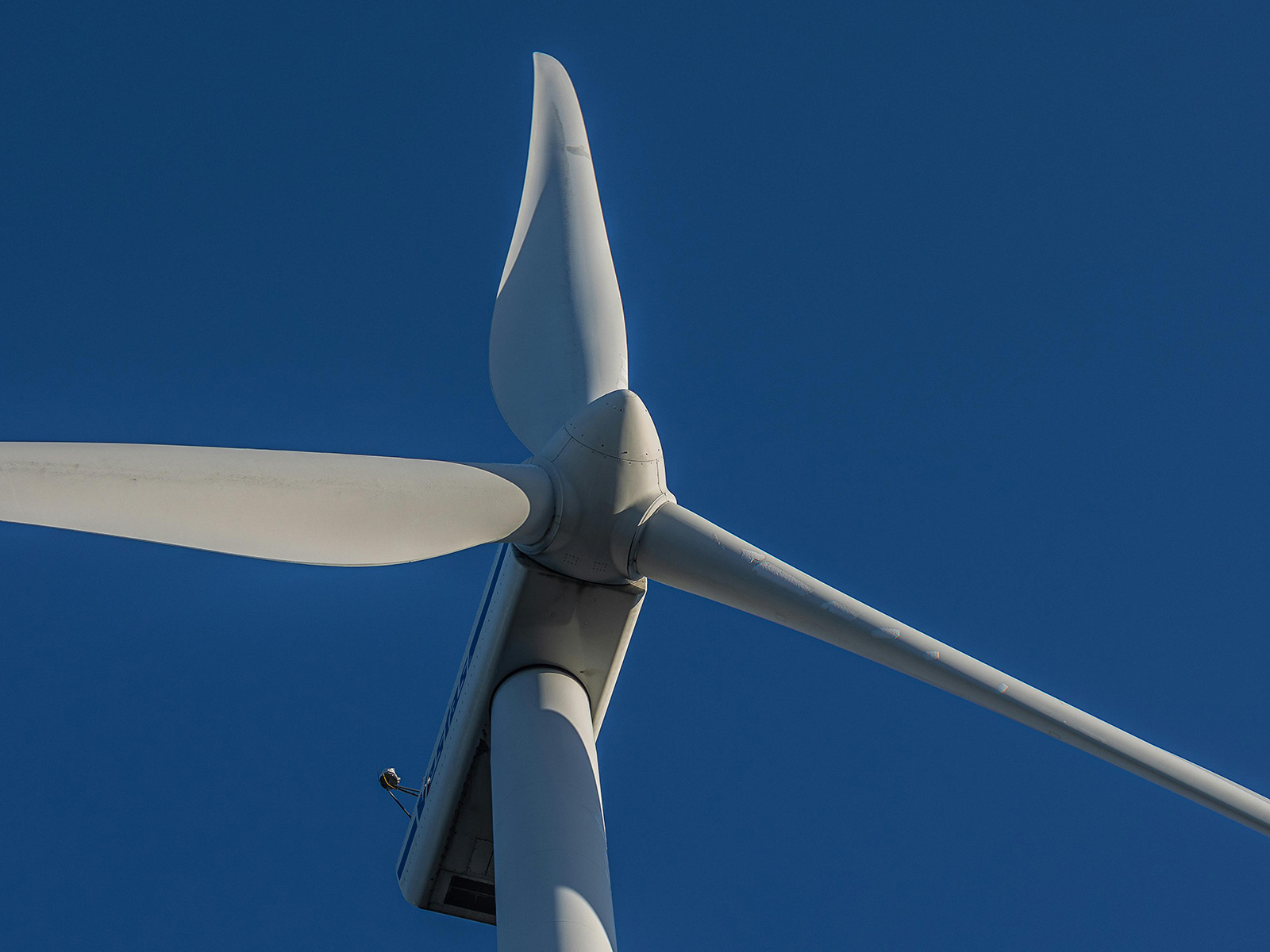 Aerodynamika małych turbin wiatrowych – jak łopaty „chwytają” wiatr