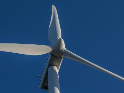 Aerodynamika małych turbin wiatrowych – jak łopaty „chwytają” wiatr