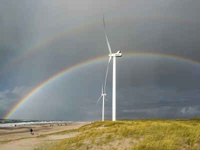 Turbina wiatrowa dla działki 1000 m² – co trzeba wiedzieć przed montażem