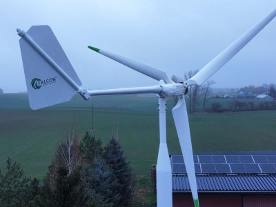 Ile kosztuje własna elektrownia wiatrowa? Pełne zestawienie kosztów zakupu i montażu