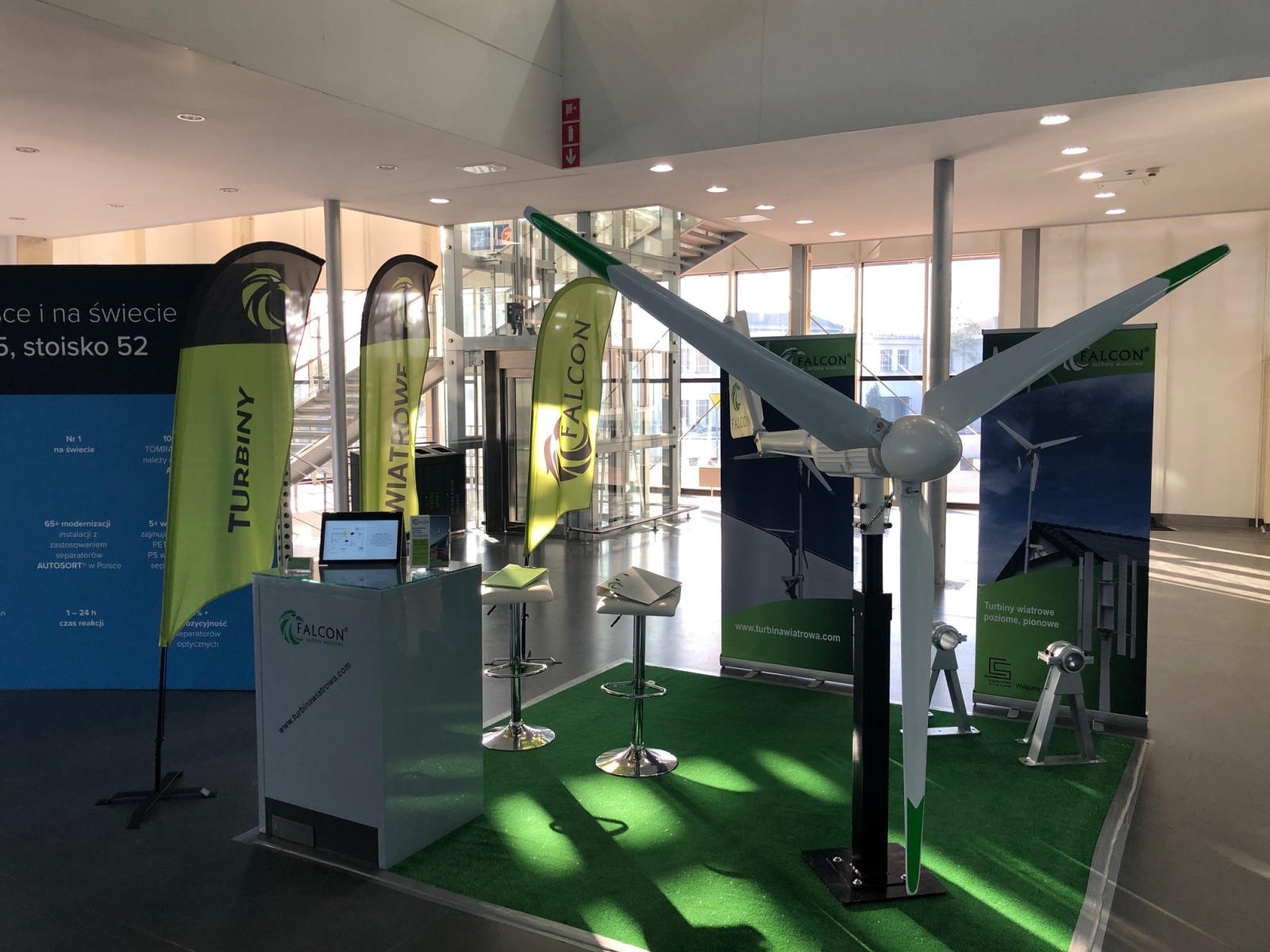 falcon-at-the-fair-poleco-2023-in-poznan